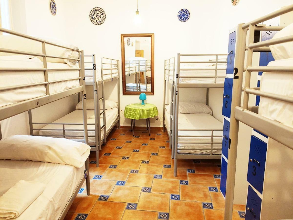 Hostel Patio 19 Malaga Ngoại thất bức ảnh